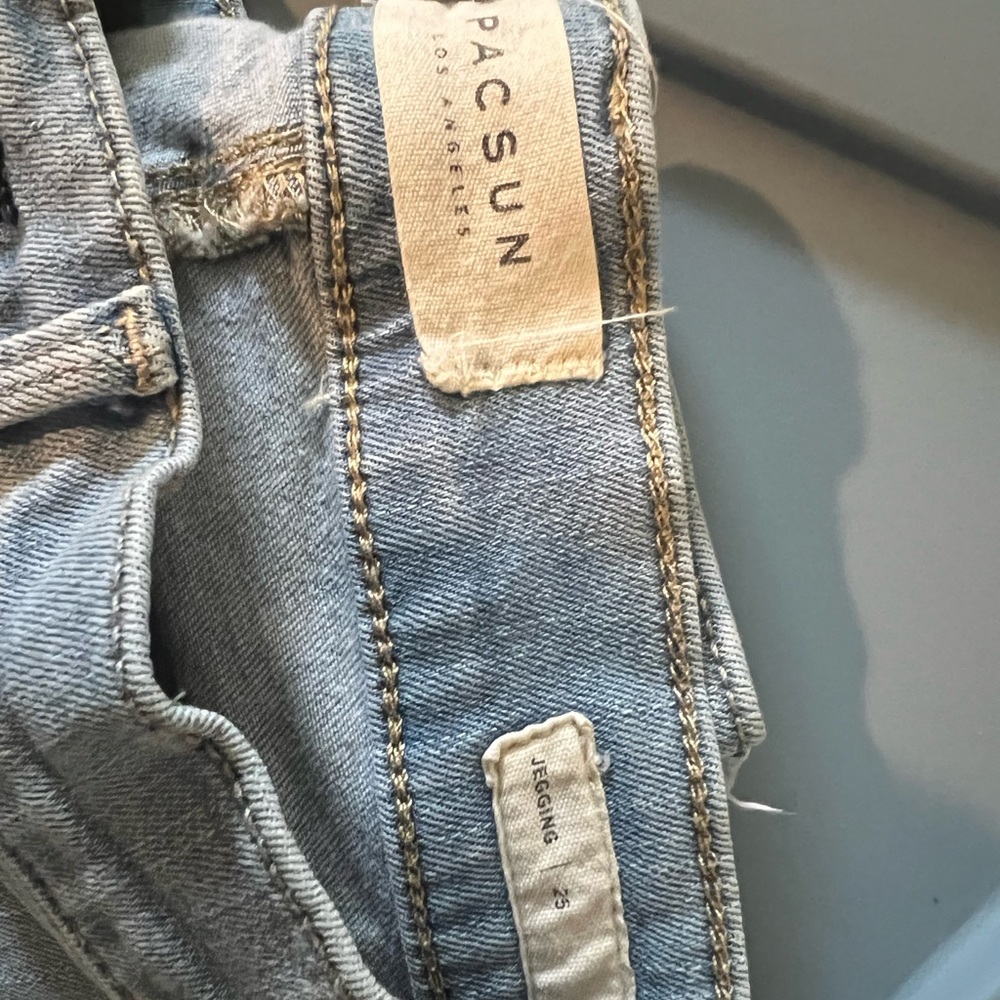 PacSun Ripped Jeans - Picture 4 of 4